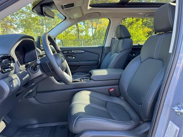 used 2025 Honda Pilot car, priced at $46,987