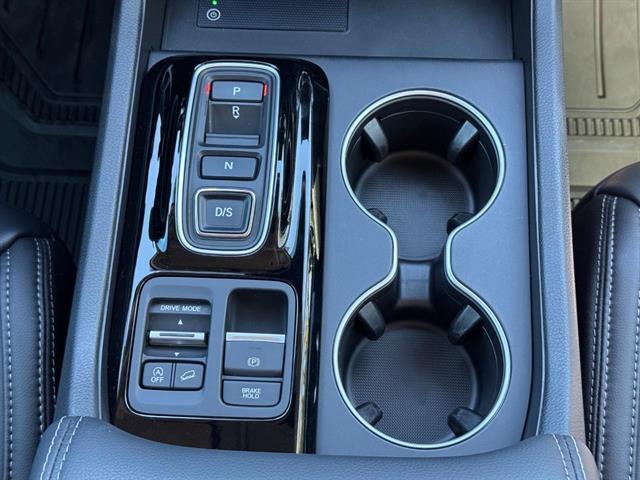 used 2025 Honda Pilot car, priced at $46,987