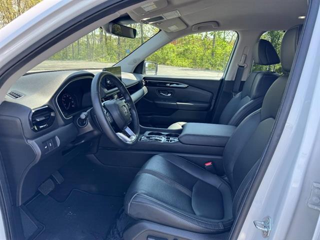 used 2024 Honda Pilot car, priced at $42,999