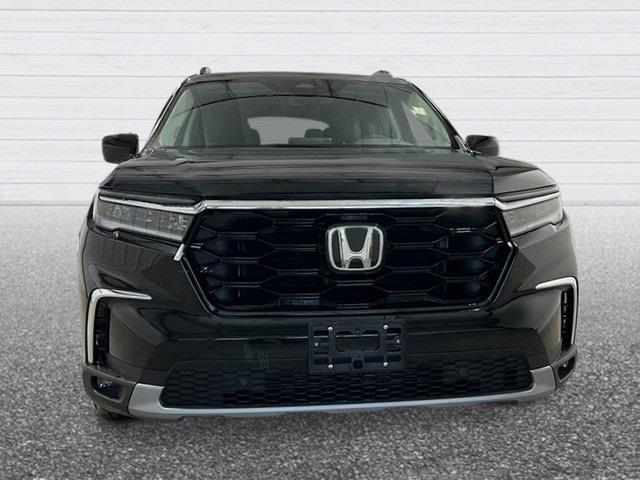 new 2025 Honda Pilot car, priced at $50,995