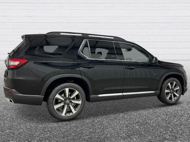 new 2025 Honda Pilot car, priced at $50,995