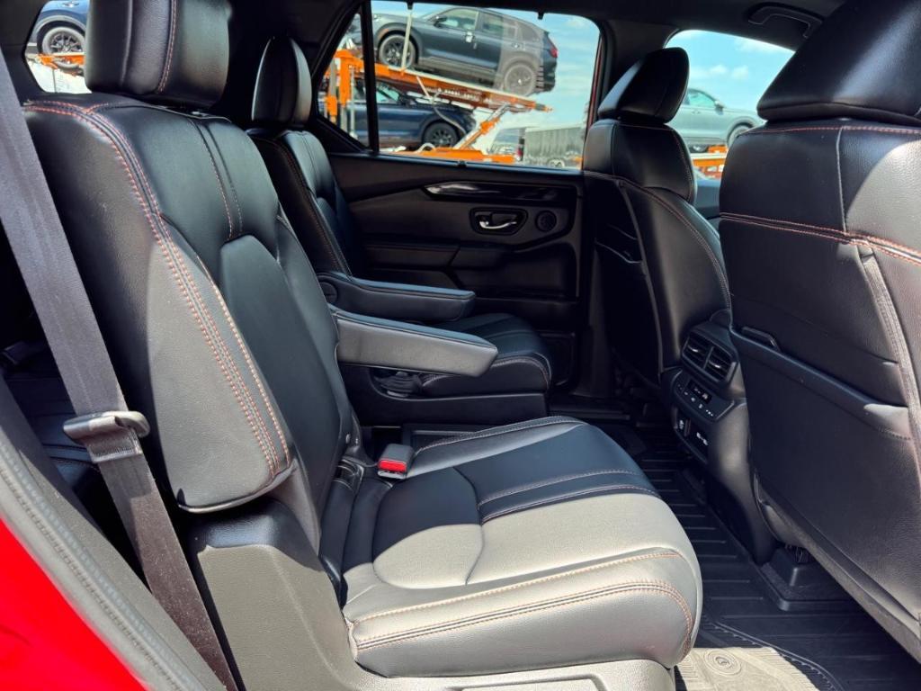 used 2023 Honda Pilot car, priced at $40,915