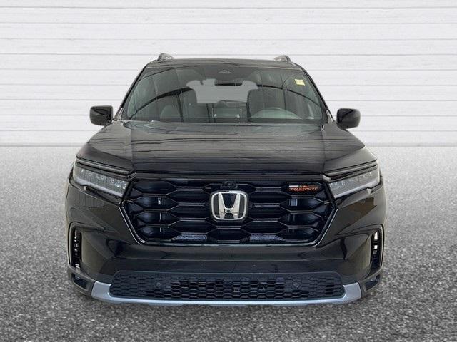 new 2025 Honda Pilot car, priced at $51,275