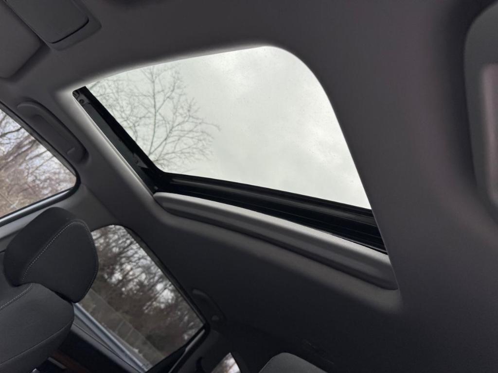 used 2022 Honda CR-V car, priced at $27,999