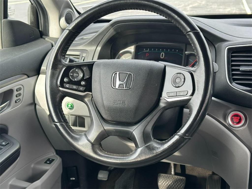 used 2021 Honda Pilot car, priced at $25,999