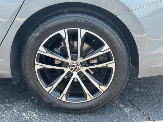 used 2023 Volkswagen Jetta car, priced at $21,844