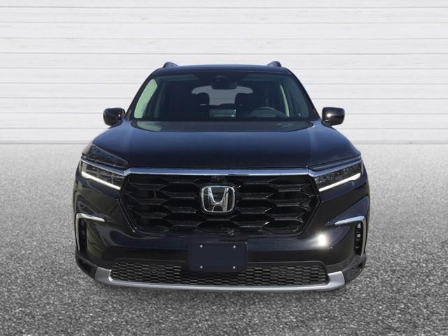 new 2025 Honda Pilot car, priced at $56,250