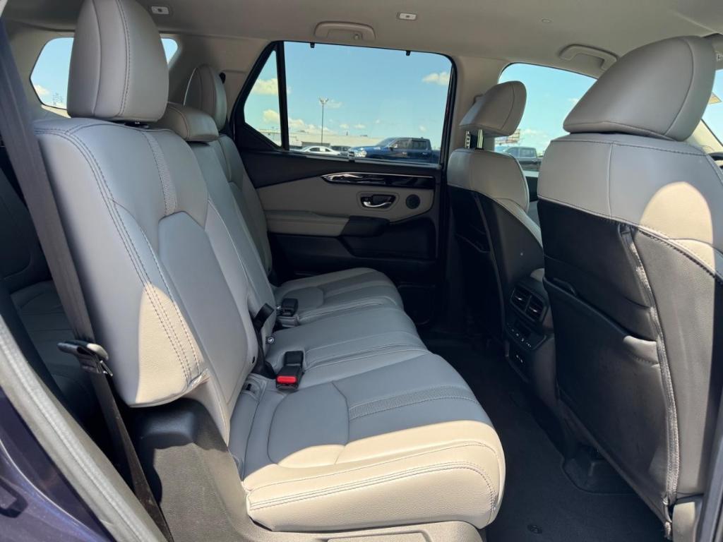 used 2025 Honda Pilot car, priced at $46,499