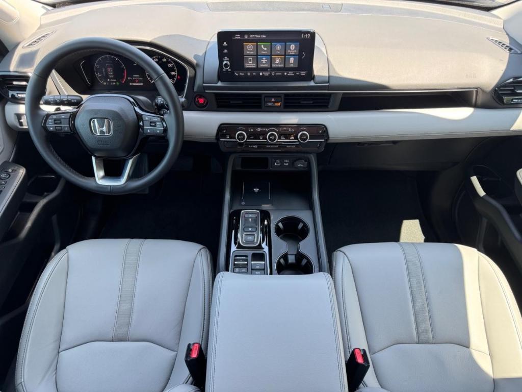 used 2025 Honda Pilot car, priced at $46,499