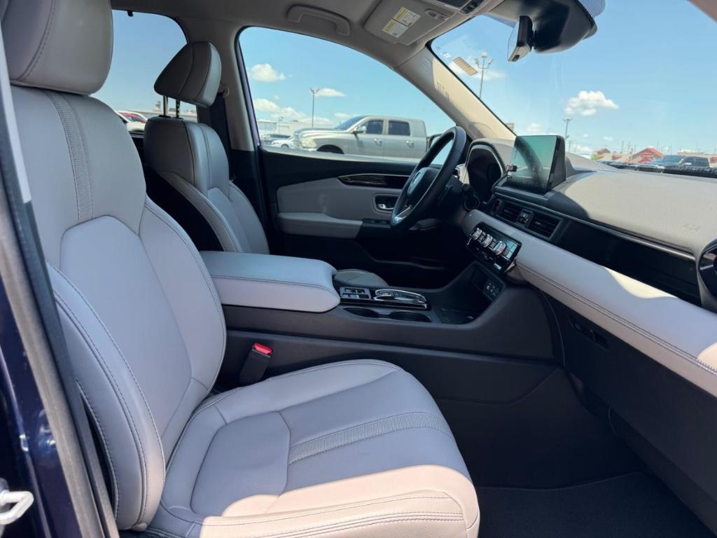 used 2025 Honda Pilot car, priced at $46,499