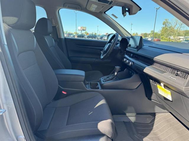 used 2025 Honda CR-V car, priced at $30,958