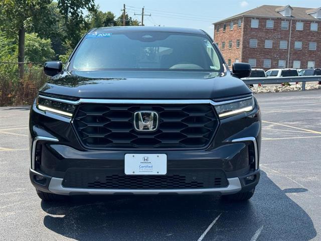 used 2025 Honda Pilot car, priced at $40,669