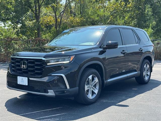 used 2025 Honda Pilot car, priced at $40,669