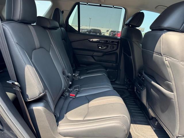 used 2025 Honda Pilot car, priced at $40,669