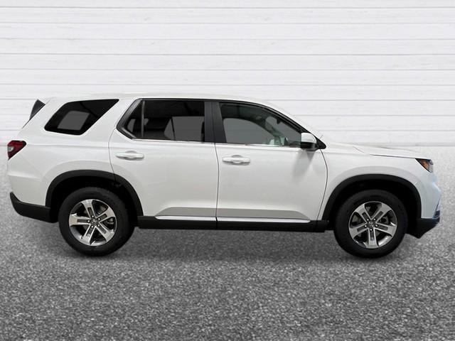 new 2025 Honda Pilot car, priced at $47,550