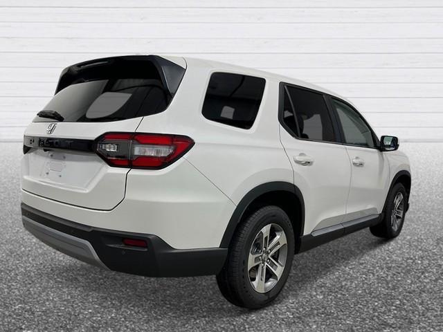 new 2025 Honda Pilot car, priced at $47,550