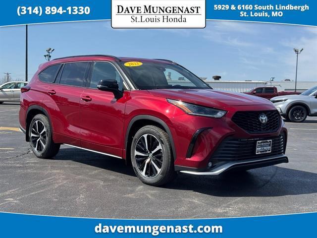 used 2022 Toyota Highlander car, priced at $33,401