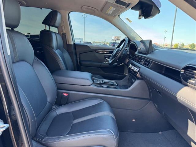 used 2024 Honda Pilot car, priced at $37,999