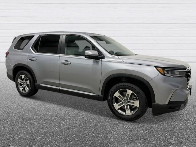 new 2025 Honda Pilot car, priced at $47,095