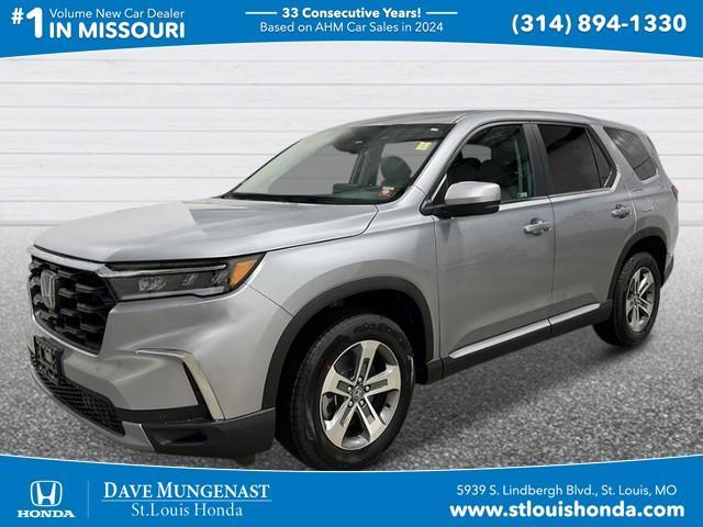 new 2025 Honda Pilot car, priced at $47,095