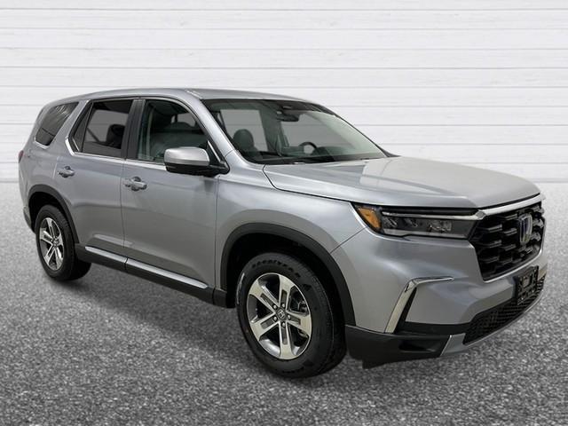 new 2025 Honda Pilot car, priced at $47,095