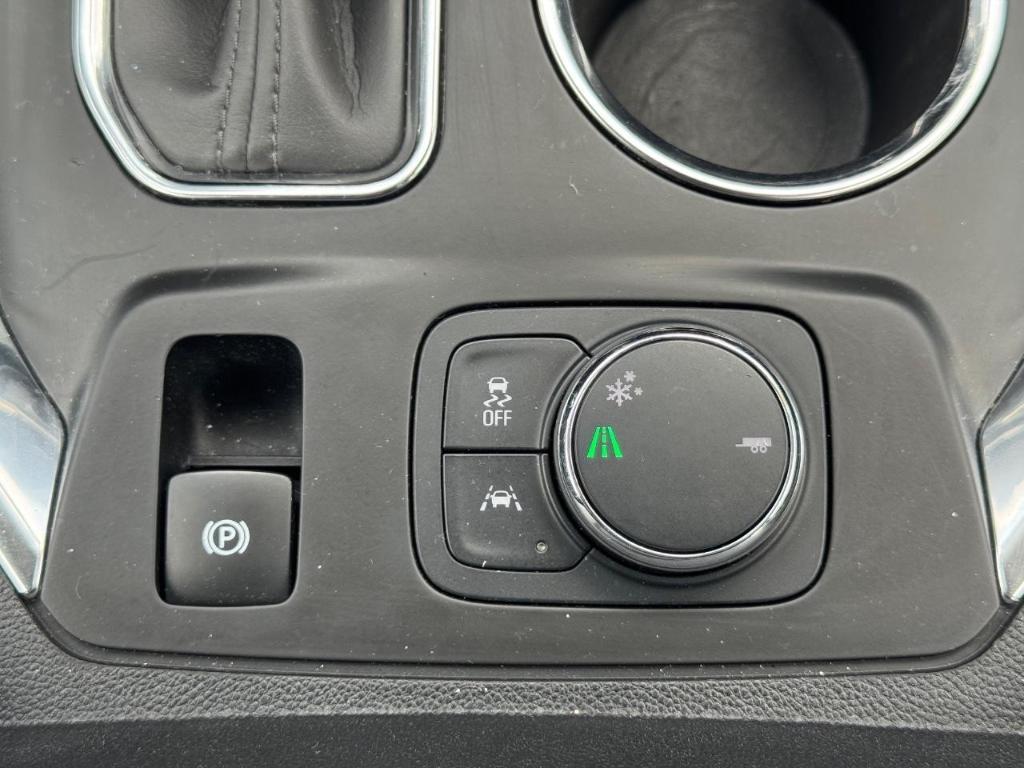 used 2021 Chevrolet Traverse car, priced at $28,461