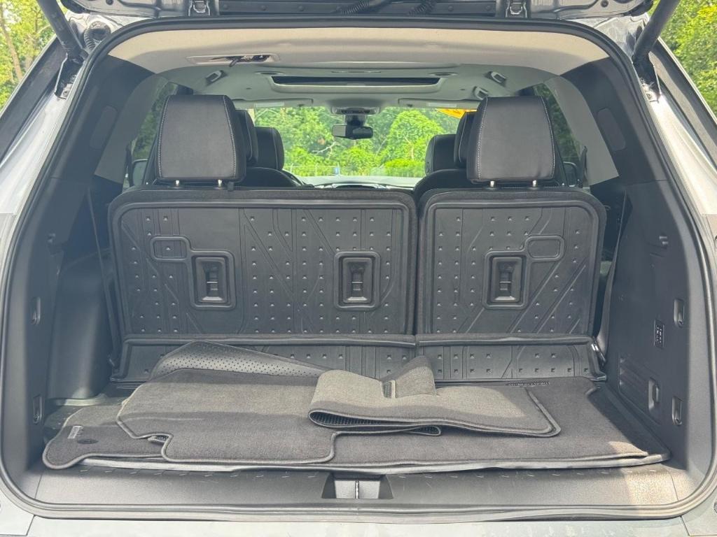 used 2021 Chevrolet Traverse car, priced at $28,461