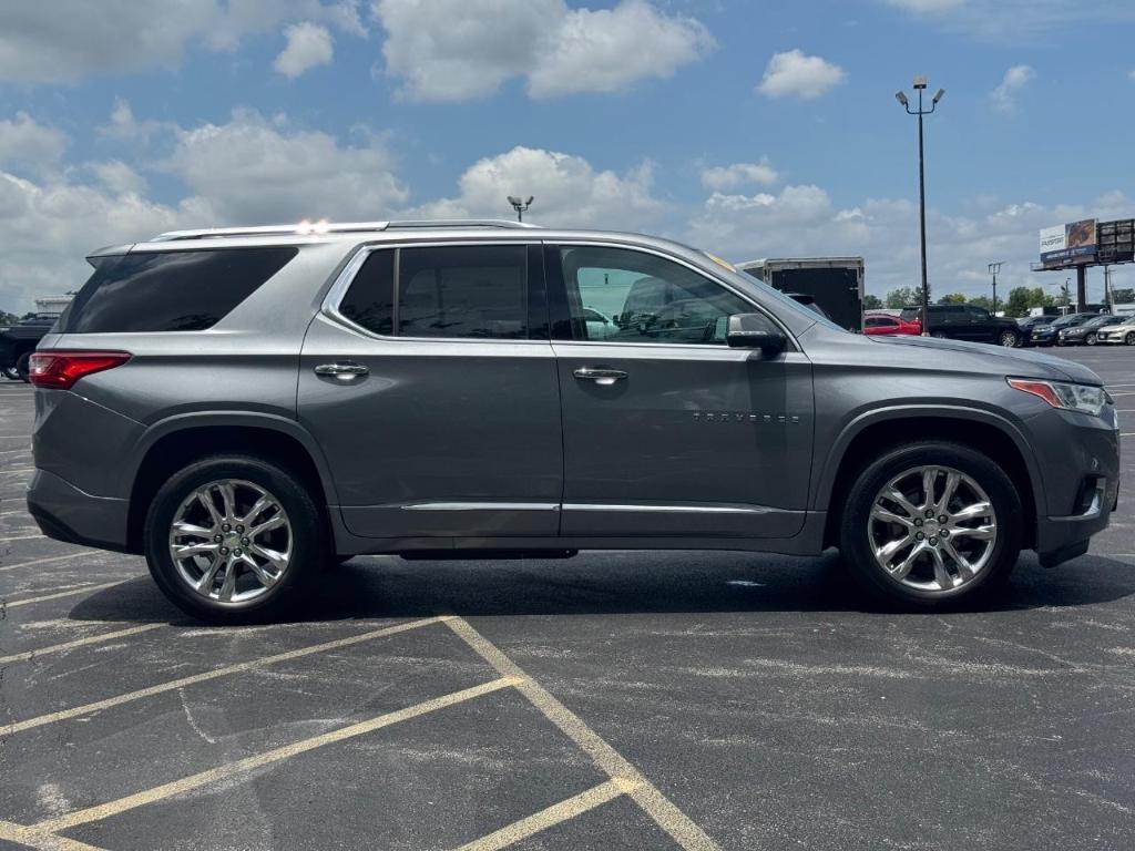 used 2021 Chevrolet Traverse car, priced at $28,461