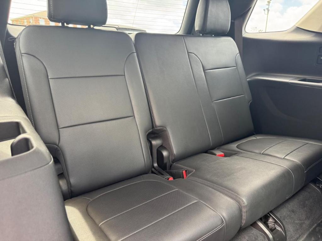 used 2021 Chevrolet Traverse car, priced at $28,461