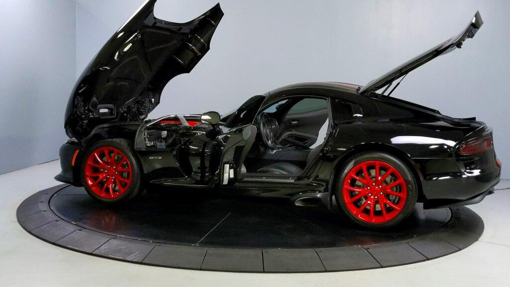 used 2013 Dodge SRT Viper car