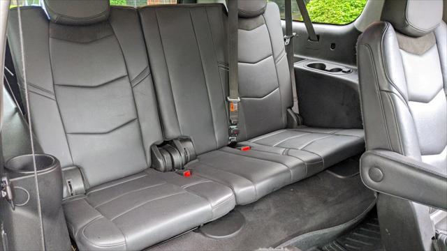 used 2020 Cadillac Escalade ESV car, priced at $39,999