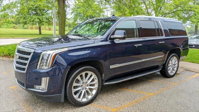 used 2020 Cadillac Escalade ESV car, priced at $39,999