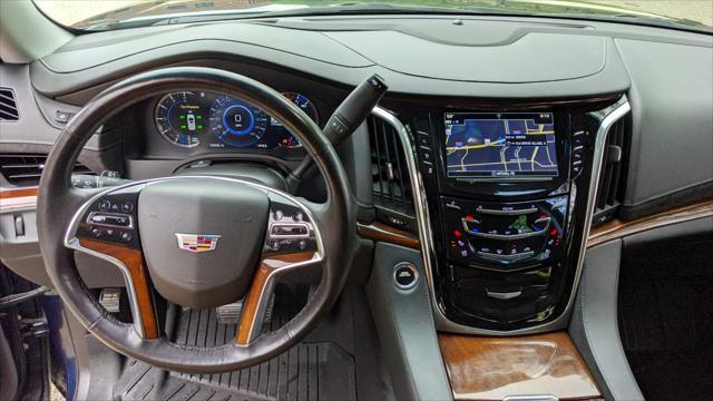 used 2020 Cadillac Escalade ESV car, priced at $39,999