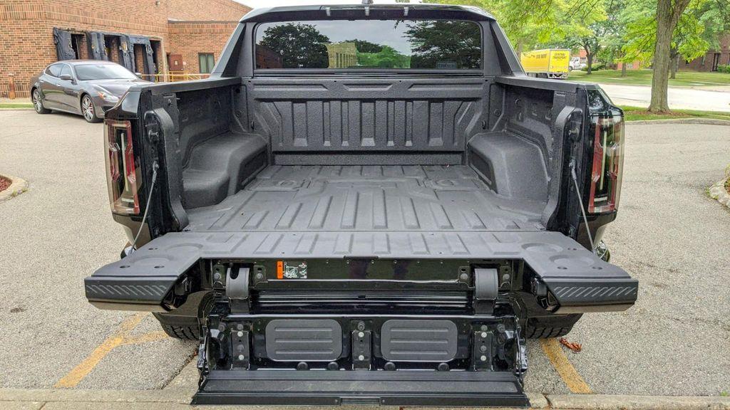 used 2025 GMC HUMMER EV Pickup car