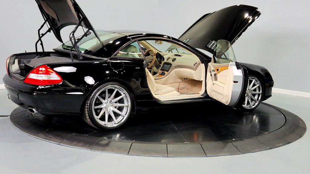 used 2007 Mercedes-Benz SL-Class car, priced at $16,995