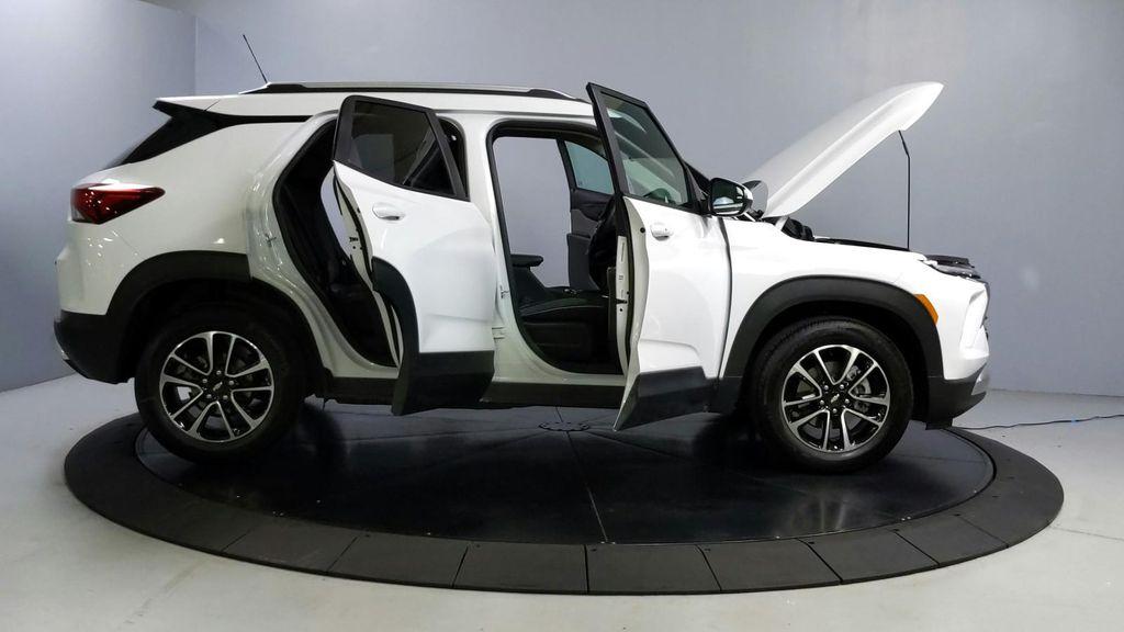 used 2025 Chevrolet TrailBlazer car, priced at $22,995
