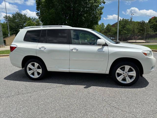 used 2010 Toyota Highlander car, priced at $6,495