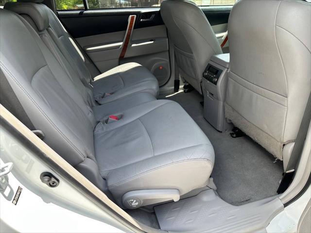 used 2010 Toyota Highlander car, priced at $6,495