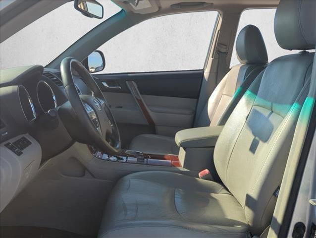 used 2013 Toyota Highlander car, priced at $12,498