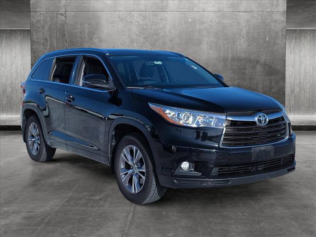 used 2015 Toyota Highlander car, priced at $15,696