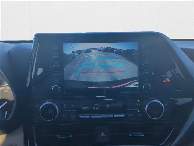 used 2022 Toyota Highlander car, priced at $31,098