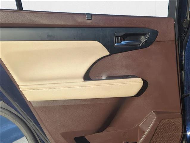 used 2022 Toyota Highlander car, priced at $31,098