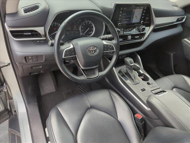 used 2022 Toyota Highlander car, priced at $32,998