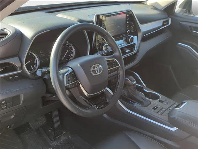 used 2020 Toyota Highlander car, priced at $25,998