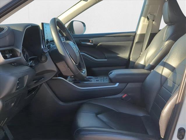 used 2020 Toyota Highlander car, priced at $25,998