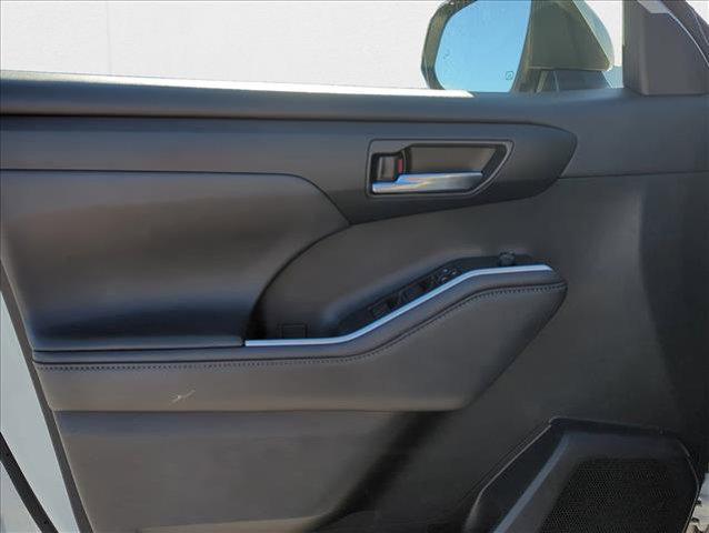 used 2020 Toyota Highlander car, priced at $25,998