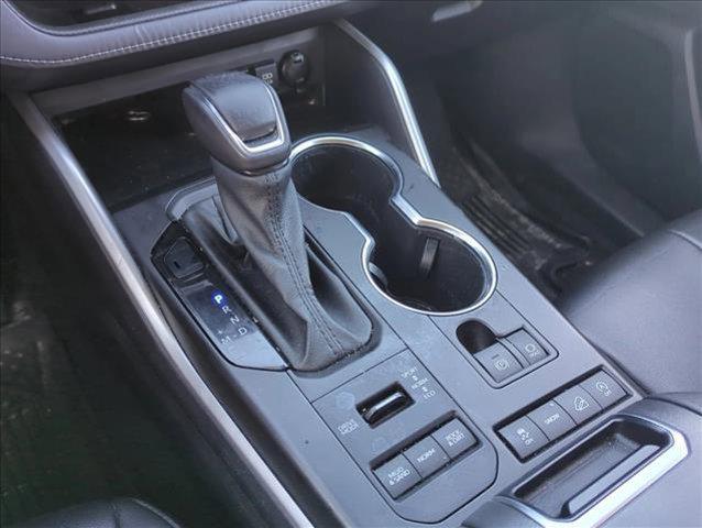 used 2020 Toyota Highlander car, priced at $25,998