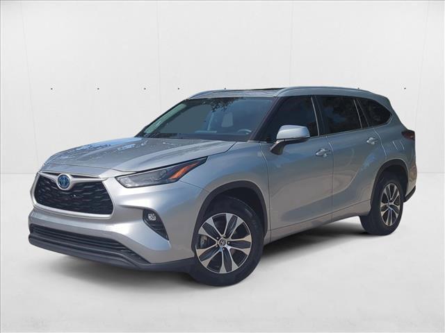 used 2023 Toyota Highlander Hybrid car, priced at $39,998