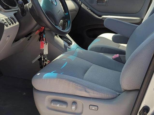 used 2007 Toyota Highlander car, priced at $5,748