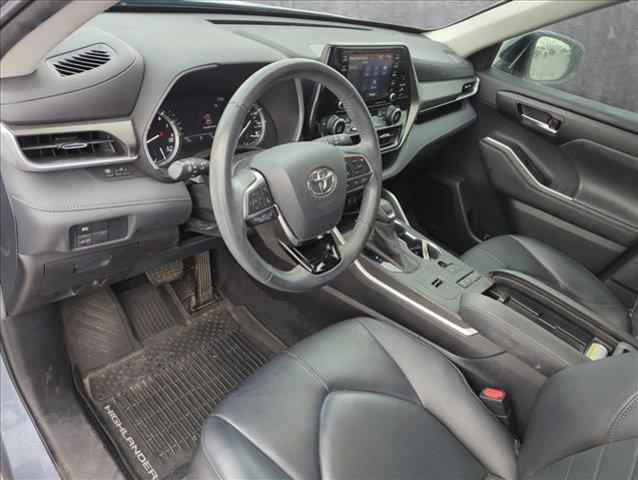used 2020 Toyota Highlander car, priced at $28,495